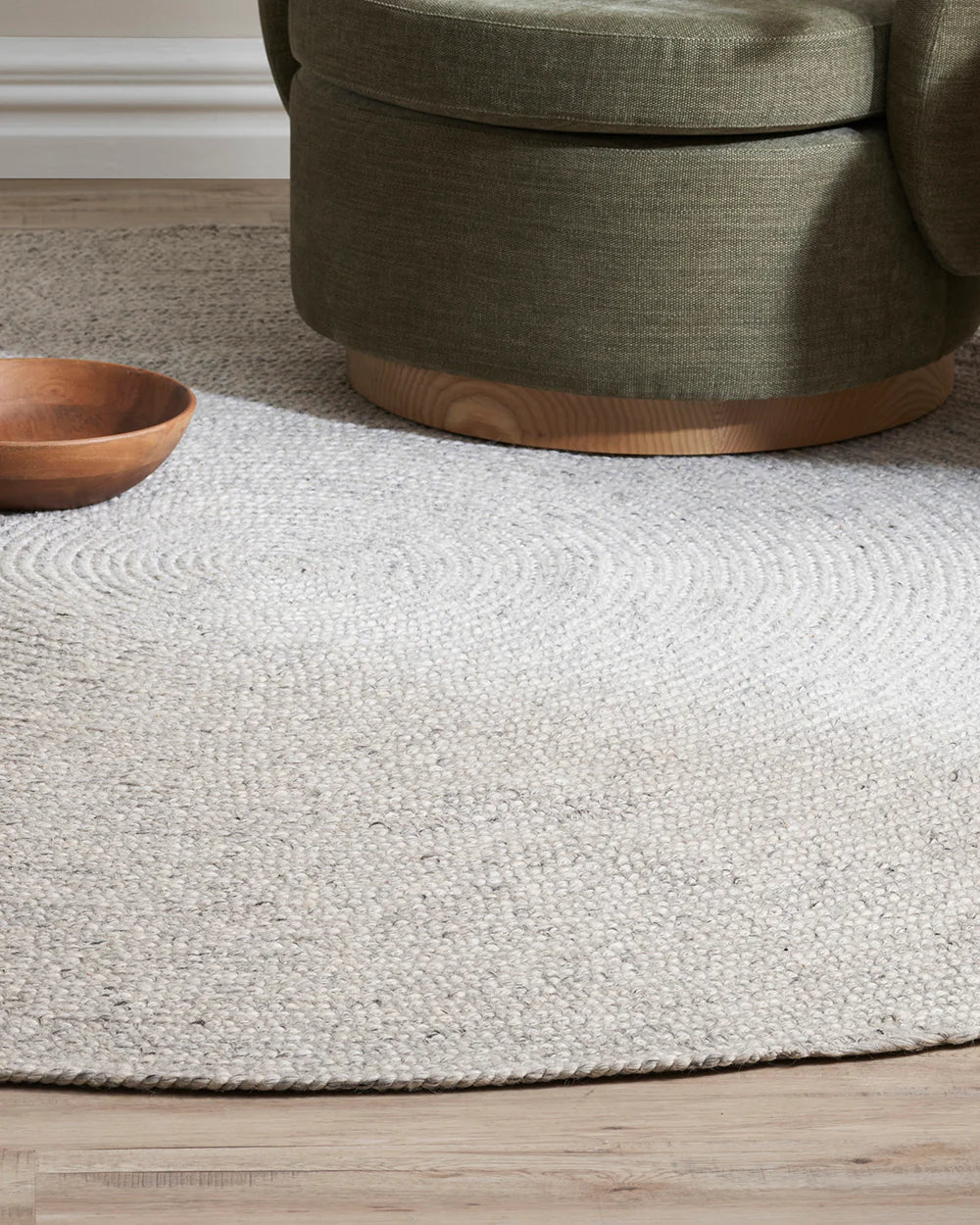 Tairua Silver Birch Round Floor Rug