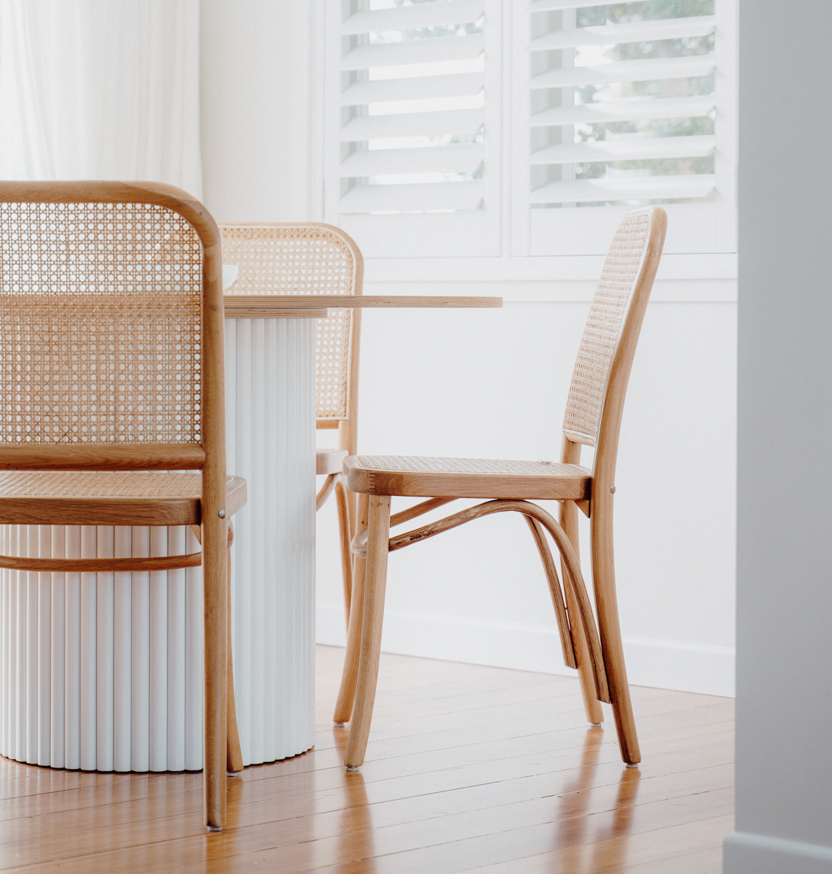 Bloom Round Dining Table